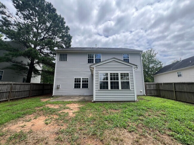 Building Photo - Charming 4BD, 2.5BA Durham Home with a Bonus Sun-Room & Fenced In Yard Only 10 Minutes Away from ...