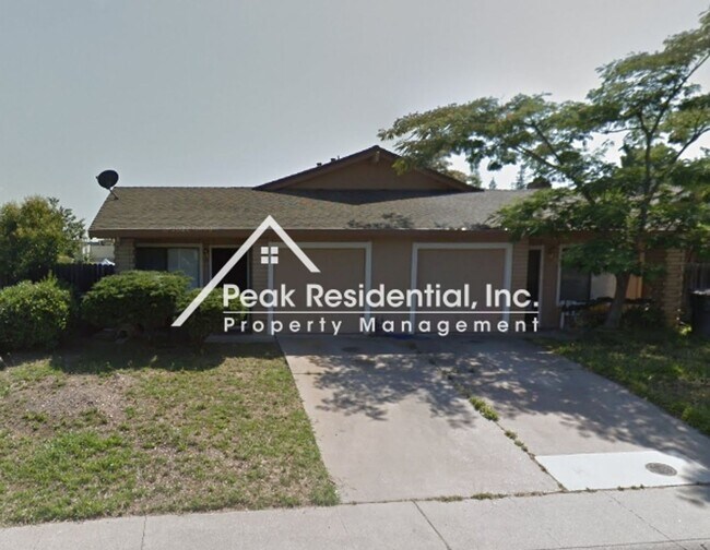 Spacious Foothill Farms 2bd/1ba Duplex wit... 5210 Karm Way