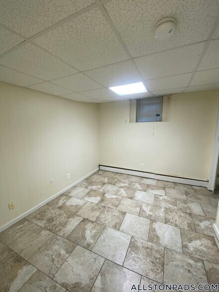 Building Photo - 15 Glenville Ave