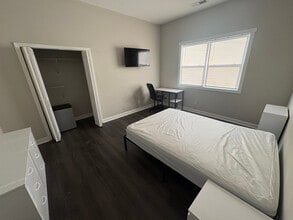 Building Photo - 1629 Beecher St SW