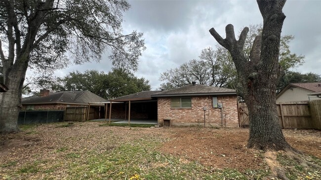 Building Photo - 1806 Cedar Dr