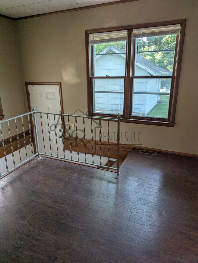 Building Photo - 115 W Monroe St