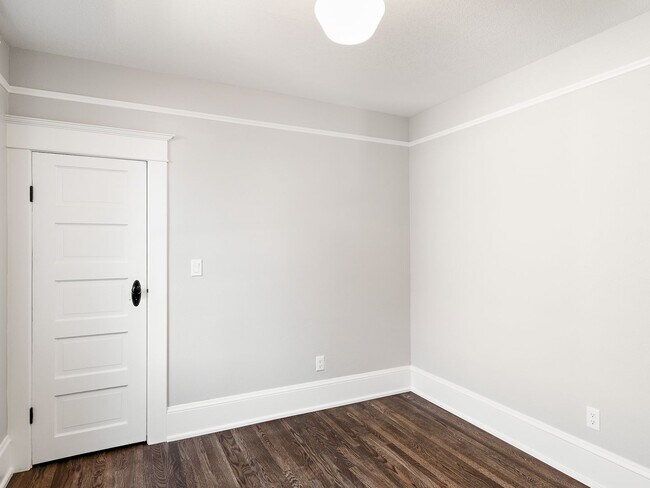 Building Photo - Gorgeous, updated 3-bdr Vernon bungalow w/...