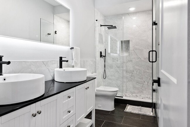 Building Photo - 1611 N 27th St