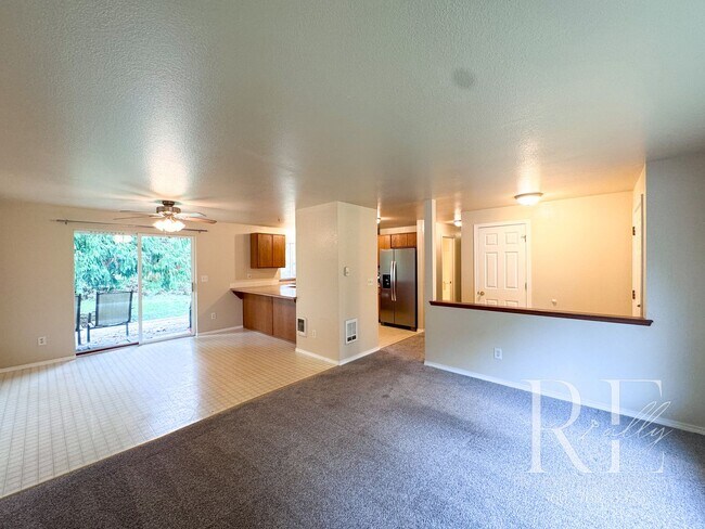 Building Photo - Peaceful End-of-Street Duplex with Private...