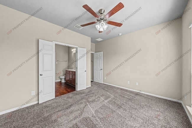 Building Photo - 2325 Vicksburg Ln