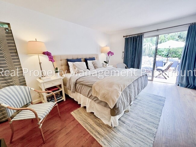 Building Photo - Furnished Brentwood Hills Retreat with Tim...