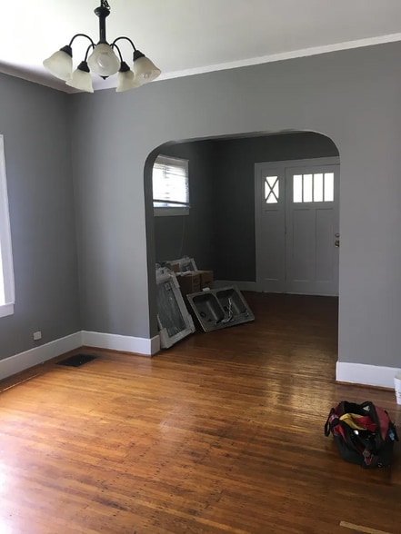 Building Photo - 2232 Grinstead Dr