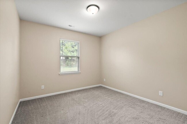 Building Photo - 2433 Chinkapin Ct