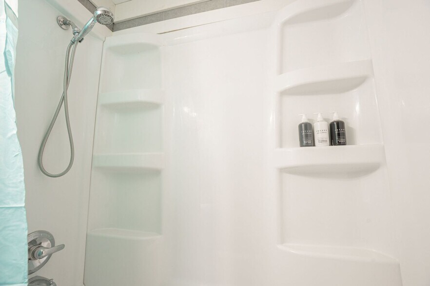 Building Photo - 731 S 7th St