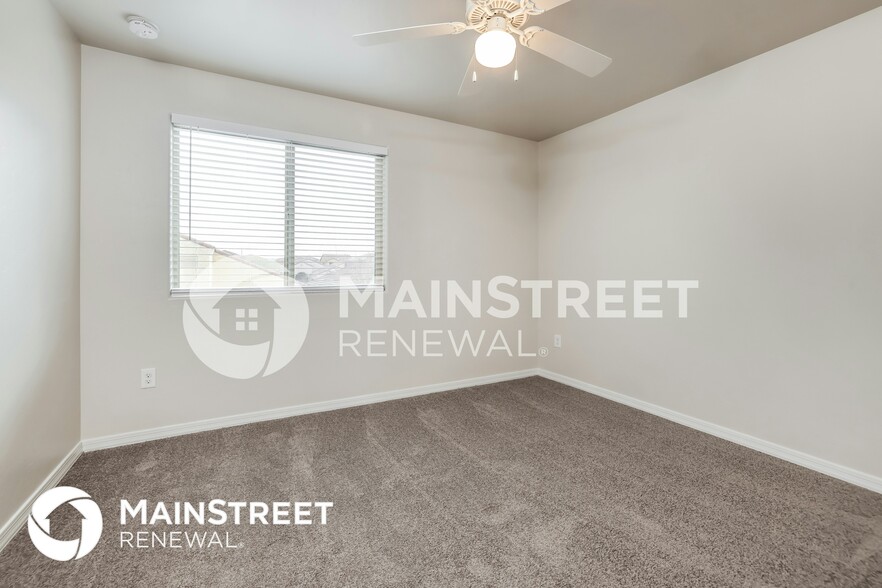 Building Photo - 8285 W Kittiwake Ln