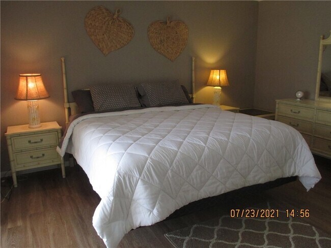 Building Photo - 52 Woodland Dr