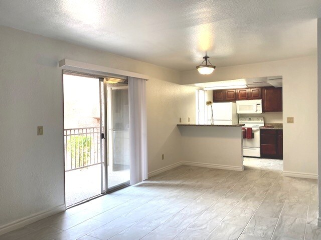 Building Photo - 5317 Indian River Dr