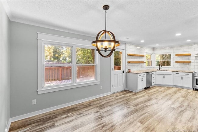 Building Photo - 505 Cross St