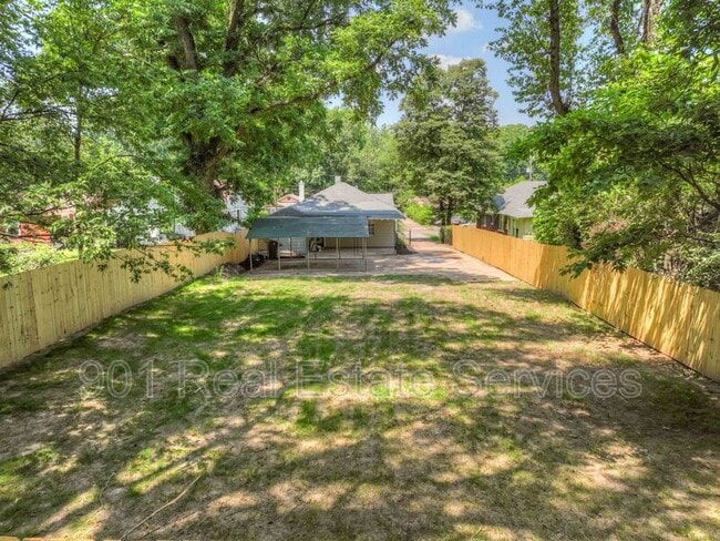 Building Photo - 498 Lundee St