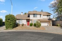 Building Photo - Charming 4 Bed 2.5 Bath Home in Roseville, CA
