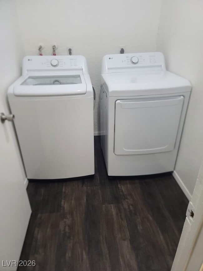 Building Photo - 6201 Bellota Dr