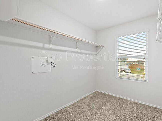 Building Photo - 374 Wayne Way