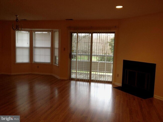 Building Photo - 205 Salem Ct