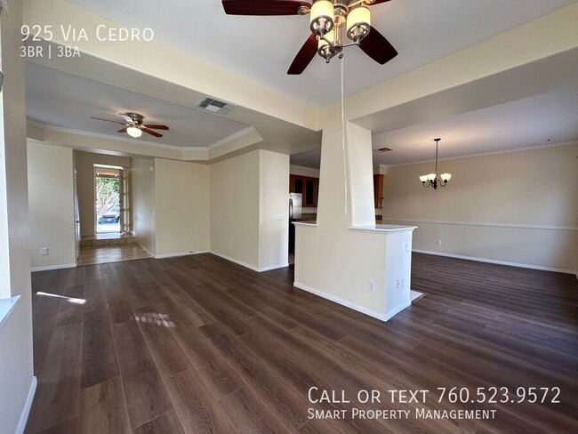 Building Photo - Beautiful Chula Vista 3bed+1 Loft, 2.5 bat...