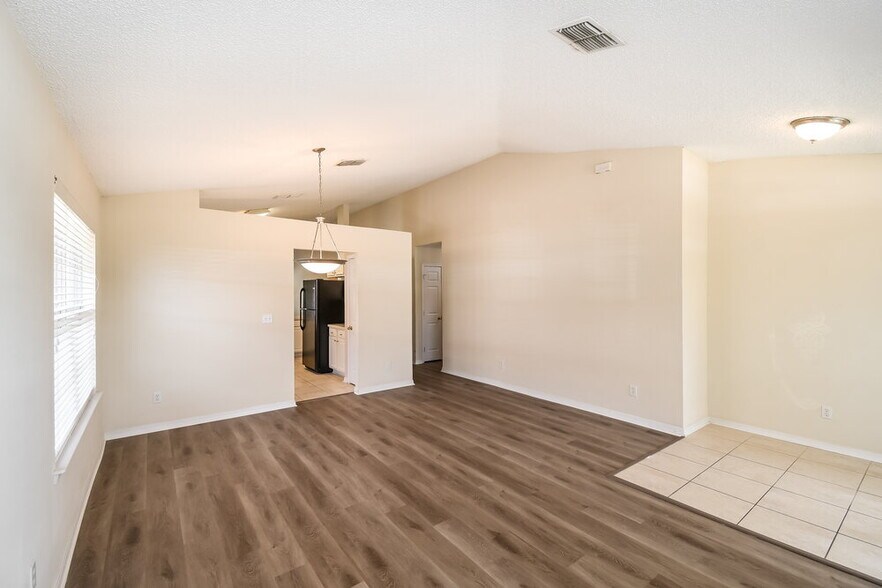 Building Photo - 7317 Ironside Dr E