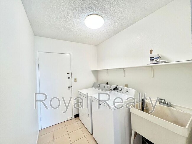 Building Photo - 95-693-693 Lewanuu St