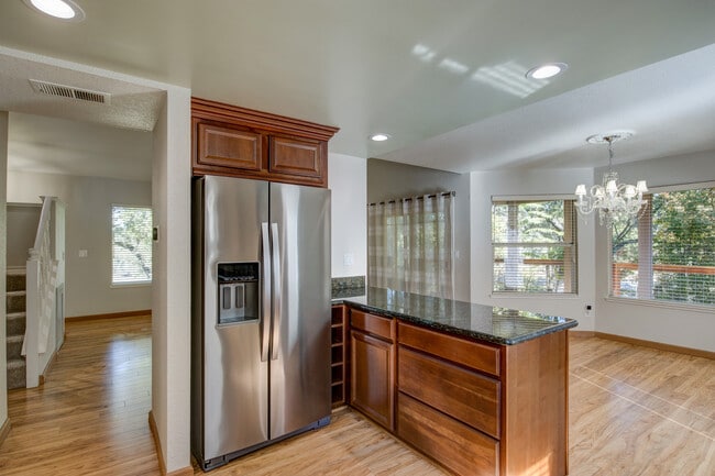 Building Photo - 9526 Victorian Wy