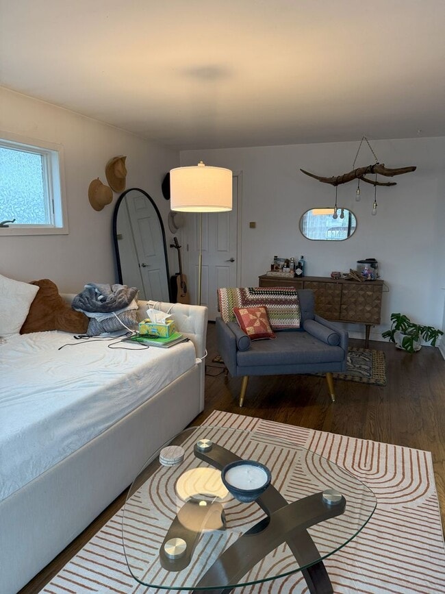 Building Photo - Lake Livin' - 3 Bed / 1.5 bath house on Lake Monona Channel