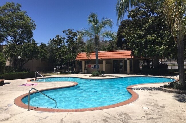 Building Photo - Upgraded 2 Bedroom 2 Bath Condo, Available Now!