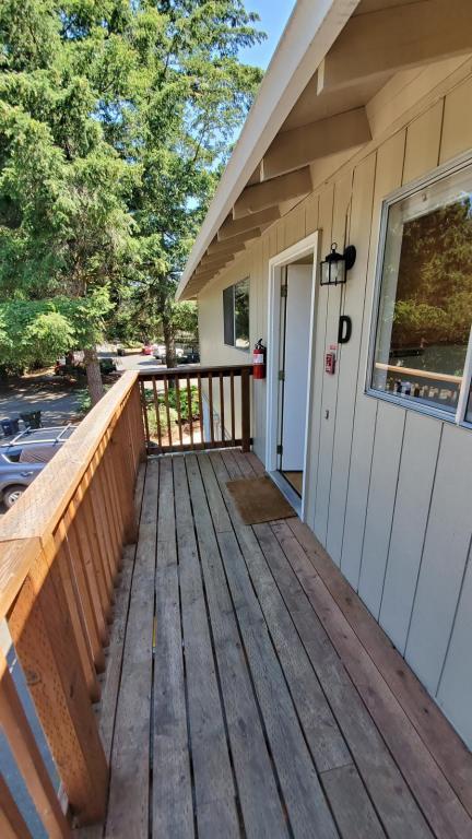 Building Photo - 2112 Soroya Ct SW - Unit D