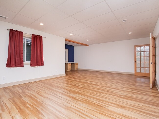 Building Photo - 1745 Golf Dr