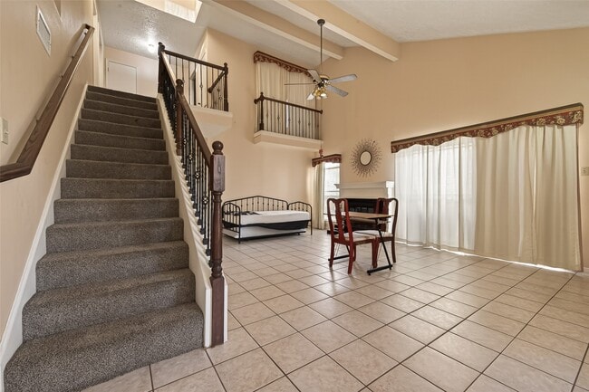 Building Photo - 11866 Plumbrook Dr