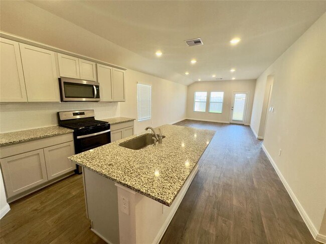Building Photo - 1302 Camden Ln
