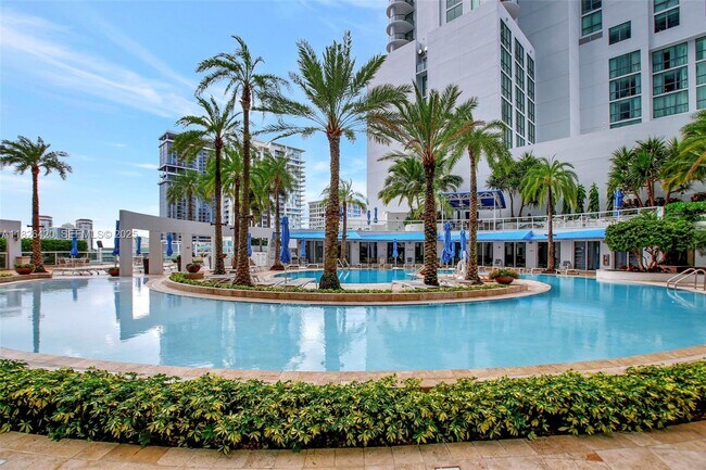 Building Photo - 333 Las Olas Way