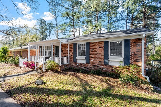 Building Photo - Charming 3 Bed, 2 Bath on Ward Street, Close to Universities