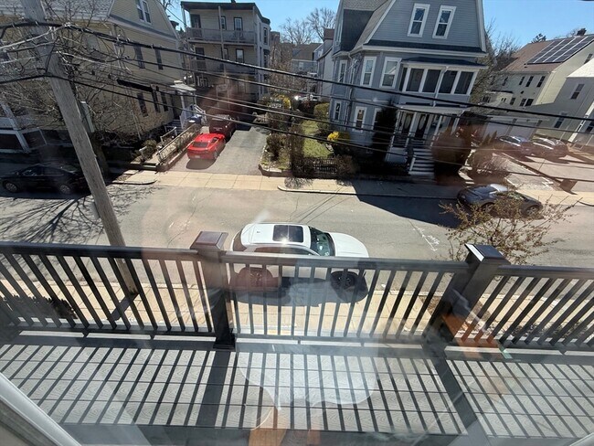 Building Photo - 29 Montcalm Ave