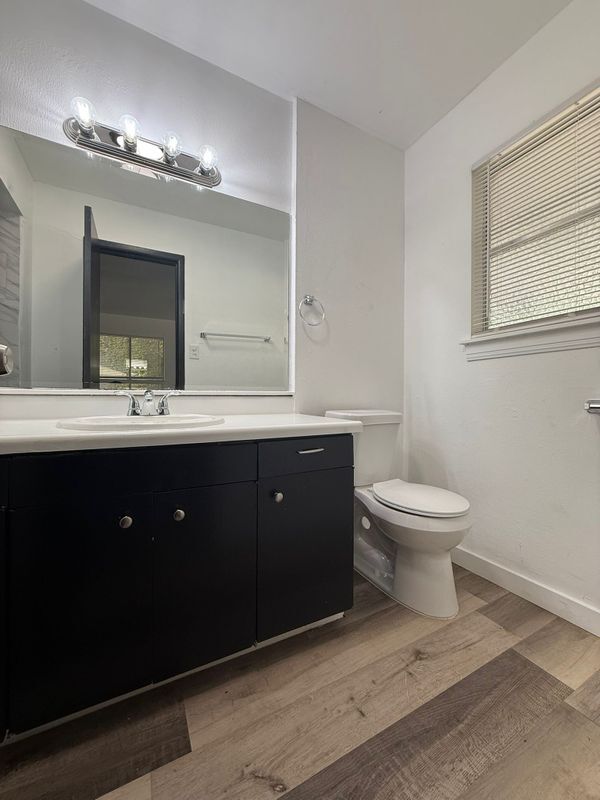 Building Photo - 217 Avenue E