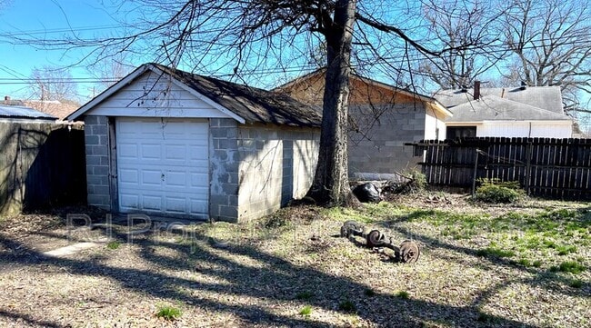 Building Photo - 1598 Marianna St