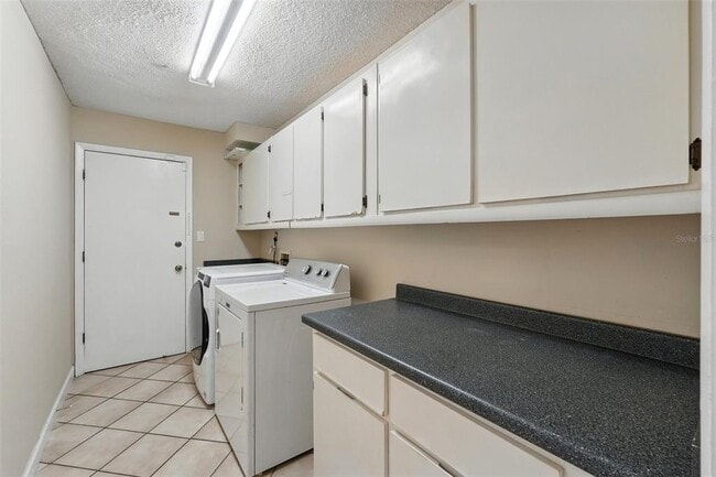 Building Photo - 7925 Tumblestone Dr