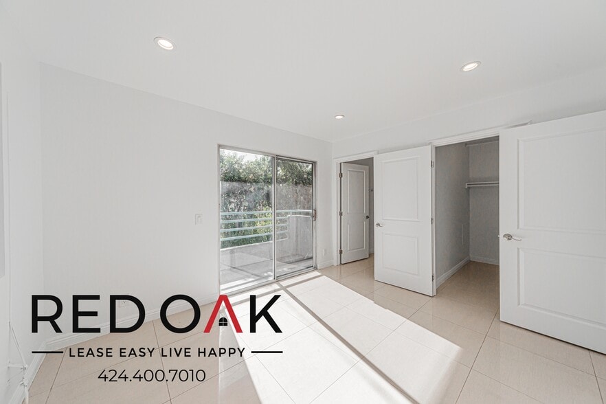 Building Photo - 3540 Fletcher Dr