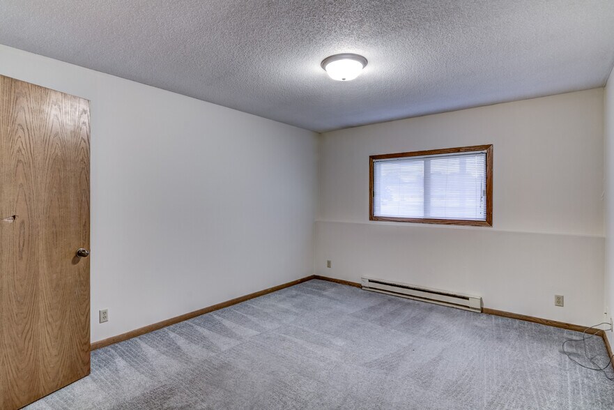 Building Photo - 890 Pumphouse Rd