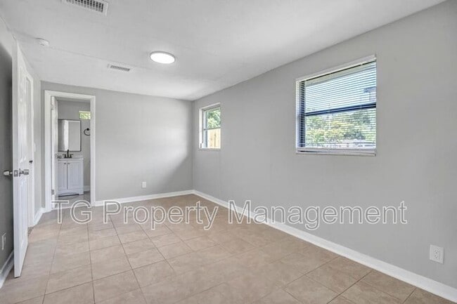 Building Photo - 6855 Hafford Ln