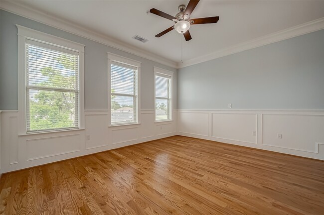 Building Photo - 2802 Morrison St