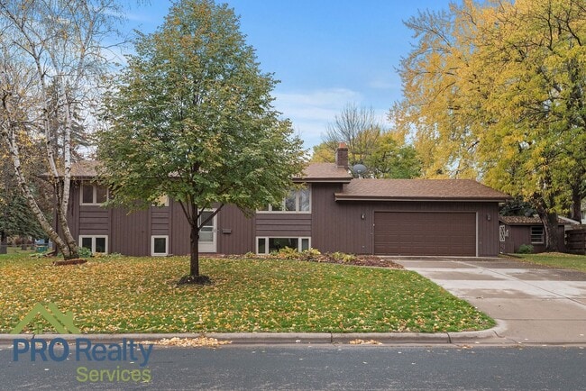 Building Photo - 3 Bedroom Plus Den Home