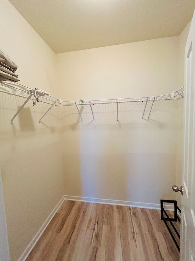 Building Photo - 807 N 23rd St