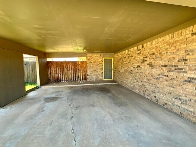 Building Photo - 7410 Avenue W