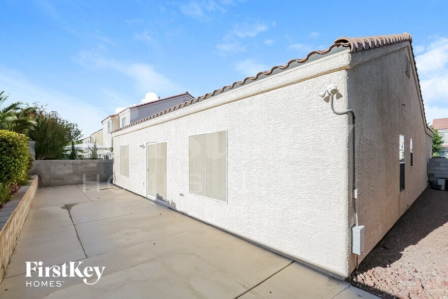 Building Photo - 1669 Shifting Winds St