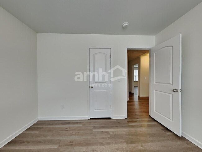 Building Photo - 4159 Field Crossing Dr