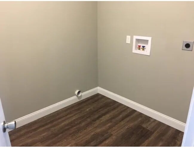 Building Photo - 613 W Harrison St