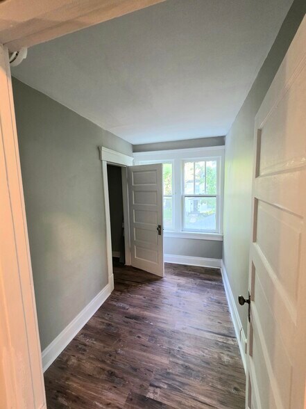 Office space - 220 E Oakland Ave